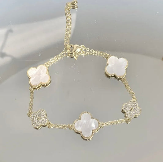 A Dainty White & Silver Gold Clover Bracelet