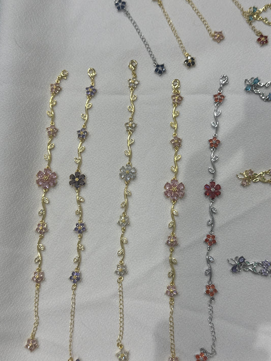 A Dainty flower bracelet