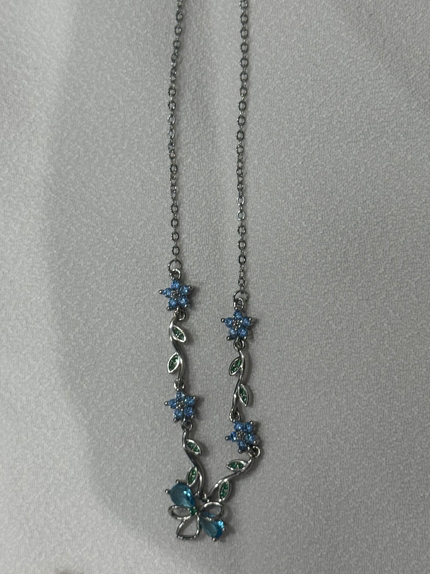 Dainty bow tie necklace